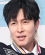 김동완