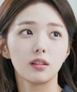 채수빈