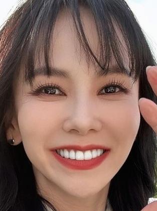 김지우