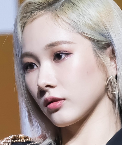 미아(EVERGLOW)