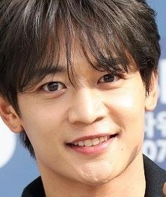 민호