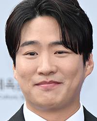 안재홍