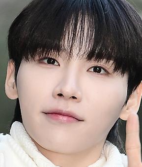전웅