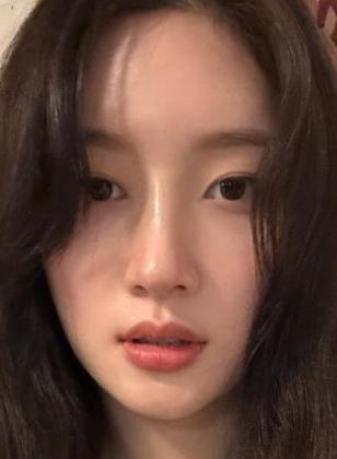 정채연