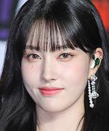 윤