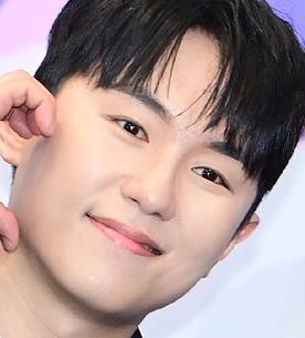 우영